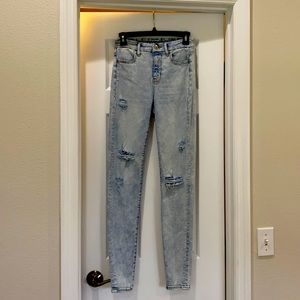 American Eagle Light Wash Distressed Jeans